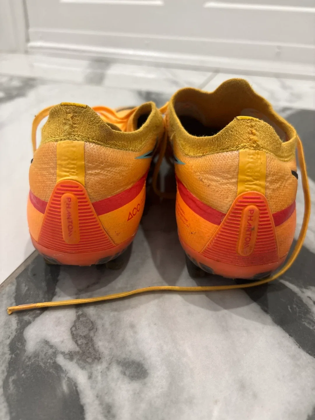 Nike Phantom GT2 Elite Soccer Cleats - Size 7.5 image indicator(3)