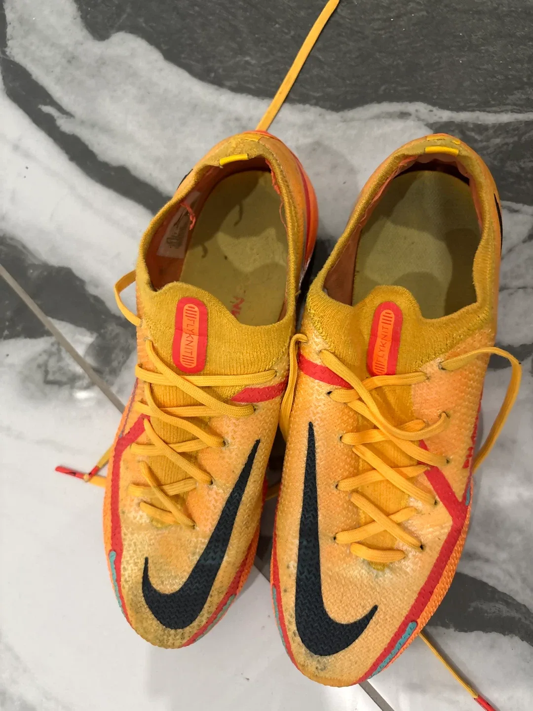 Nike Phantom GT2 Elite Soccer Cleats - Size 7.5 image indicator(5)