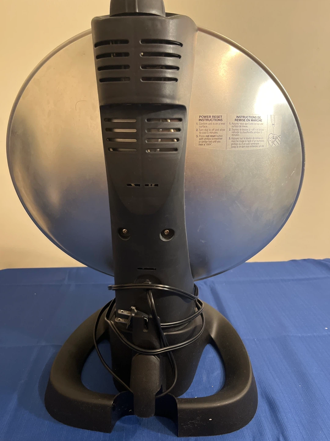 Presto HeatDish Electric Heater - photo 4