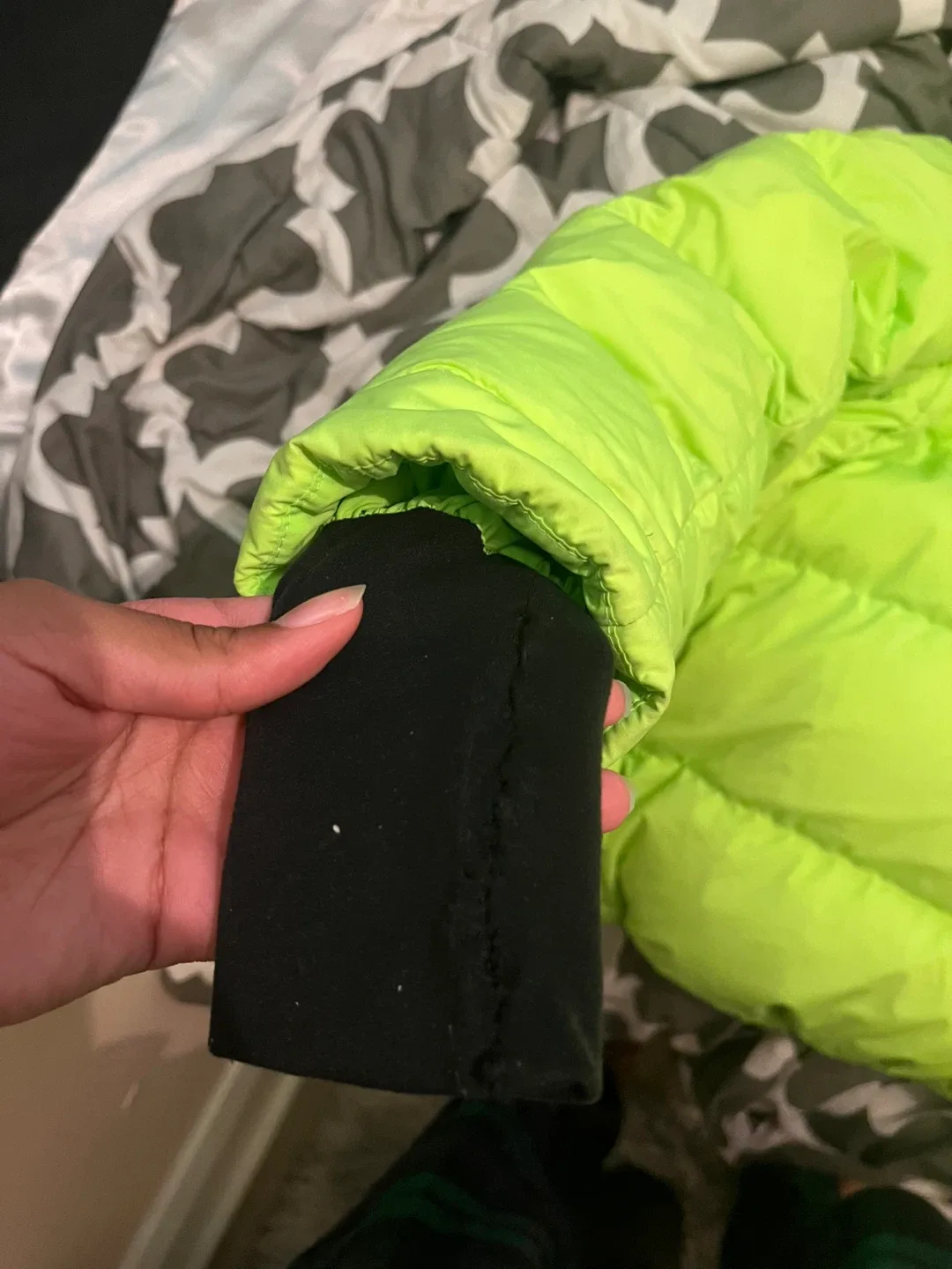 Tna The Super Puff Neon Green image indicator(3)