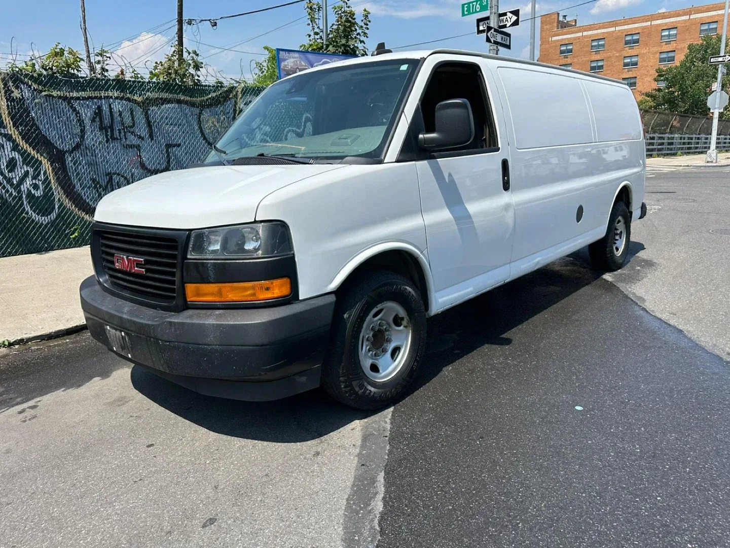 2019 GMC Savana Cargo Van image indicator(3)