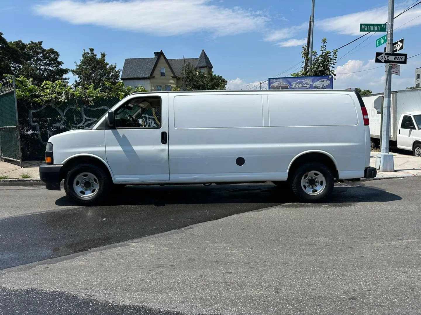 2019 GMC Savana Cargo Van image indicator(6)