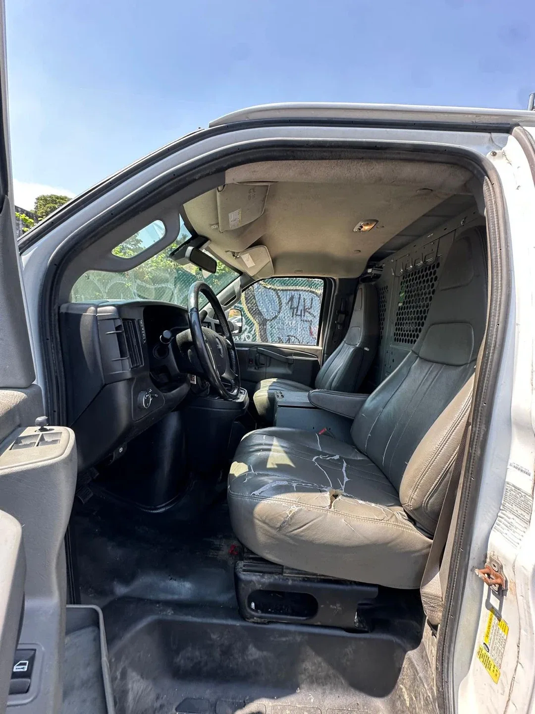 2019 GMC Savana Cargo Van image indicator(7)