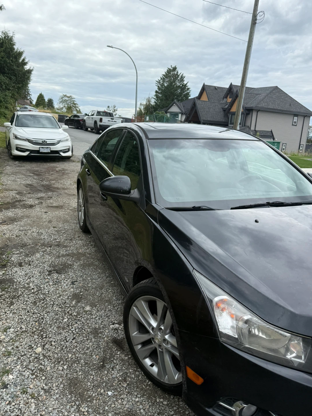 Black Chevrolet Cruze - photo 3