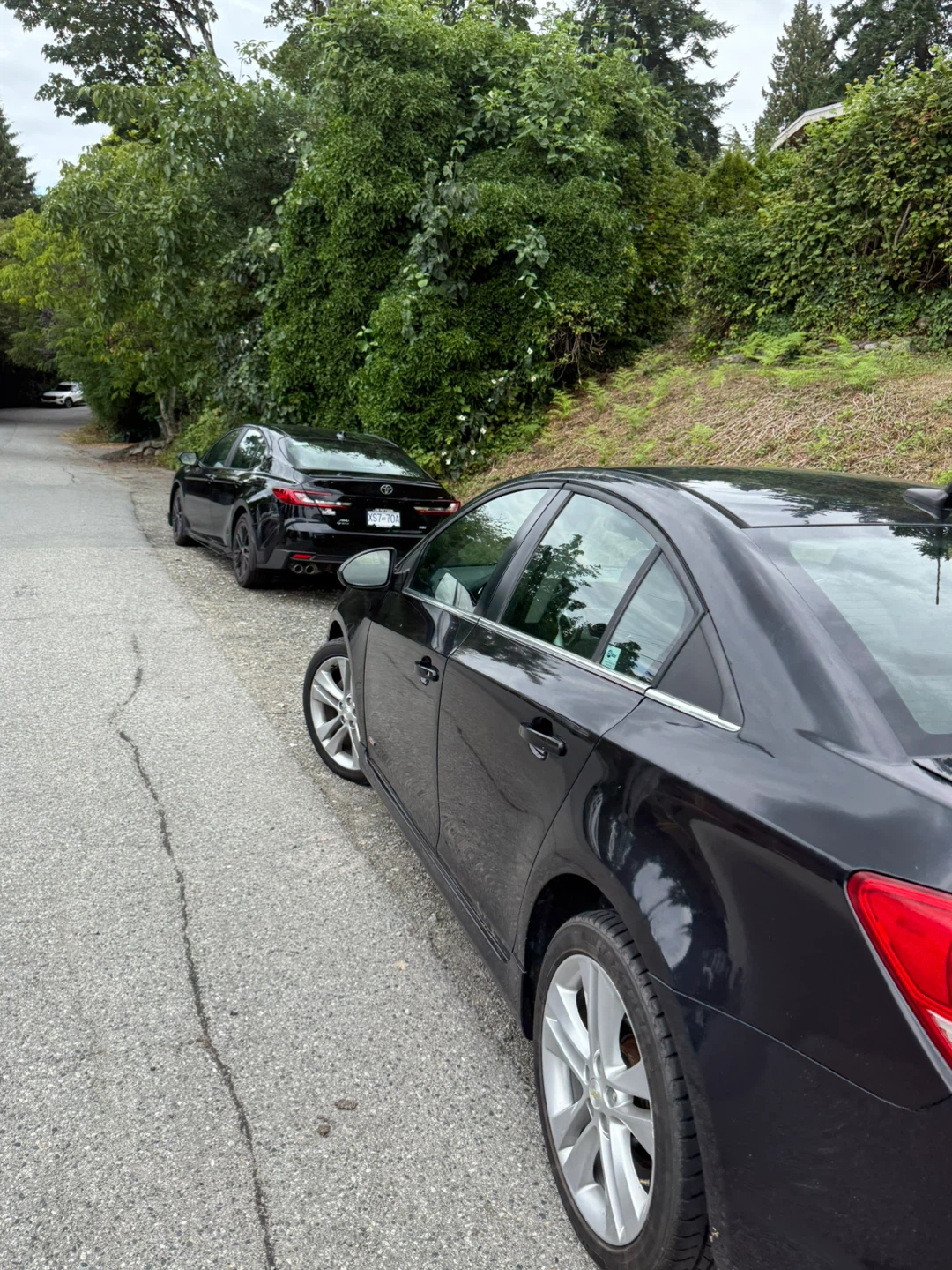 Black Chevrolet Cruze - photo 4