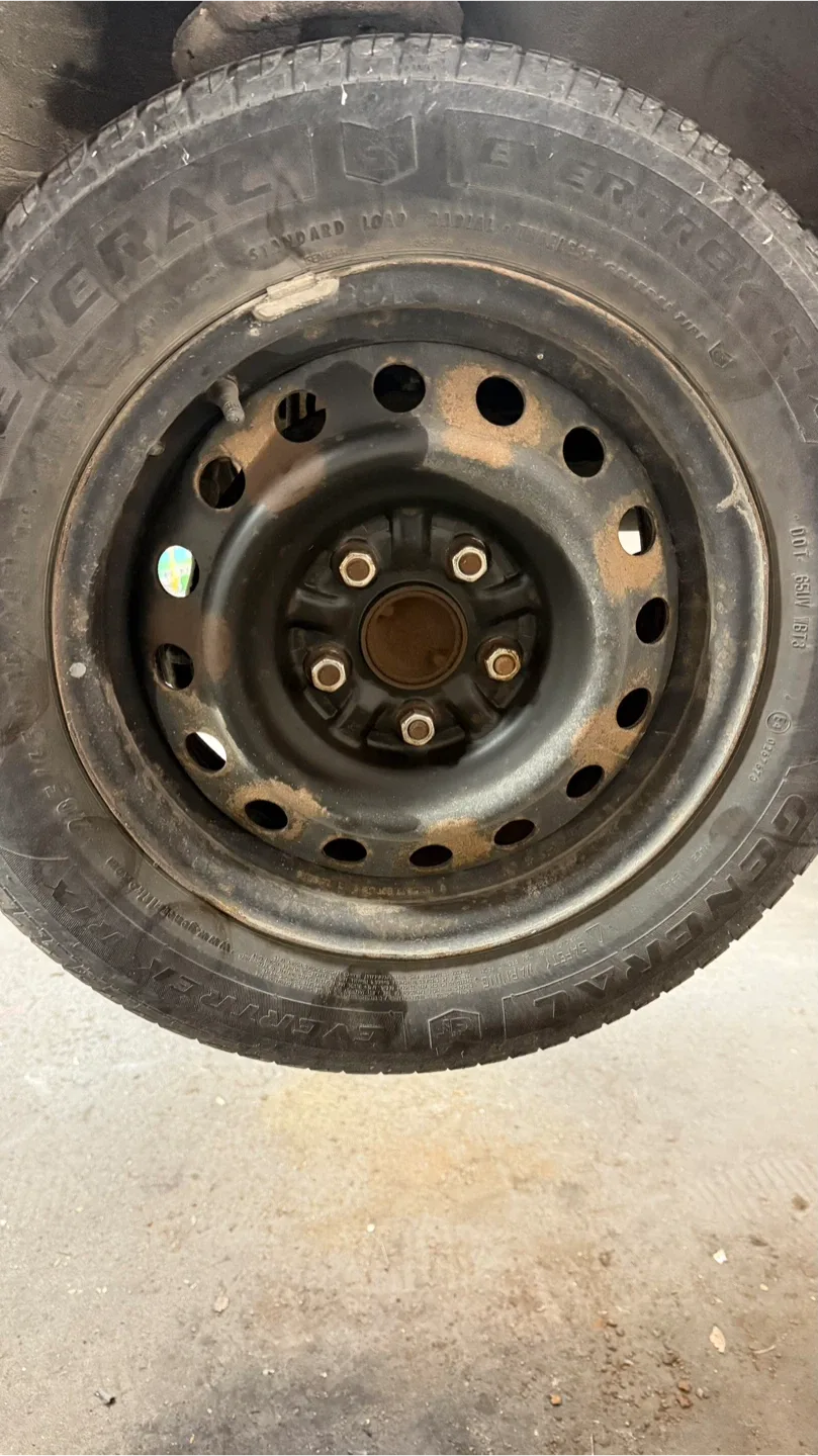 General AltiMAX RT43 205/65R15 Tire on Steel Rim image indicator(4)