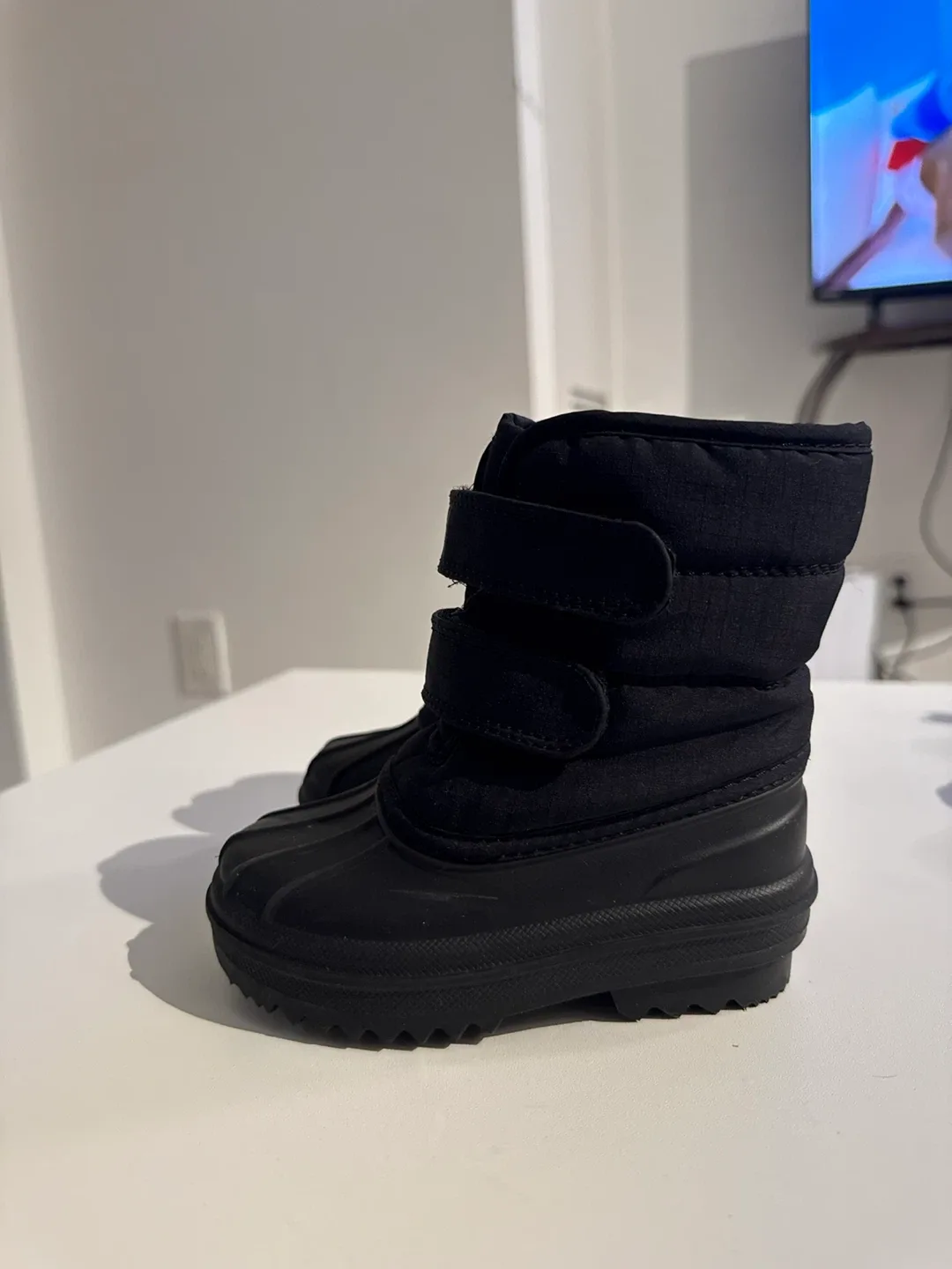 Black Snow Boots Size 6 image indicator(2)