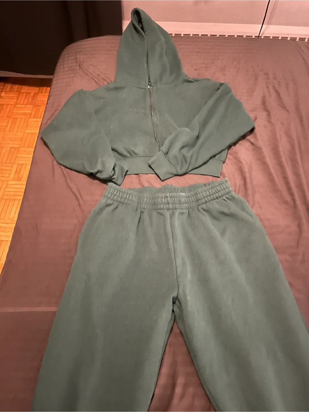 Matching Lounge/sweat suit Sets image indicator(2)