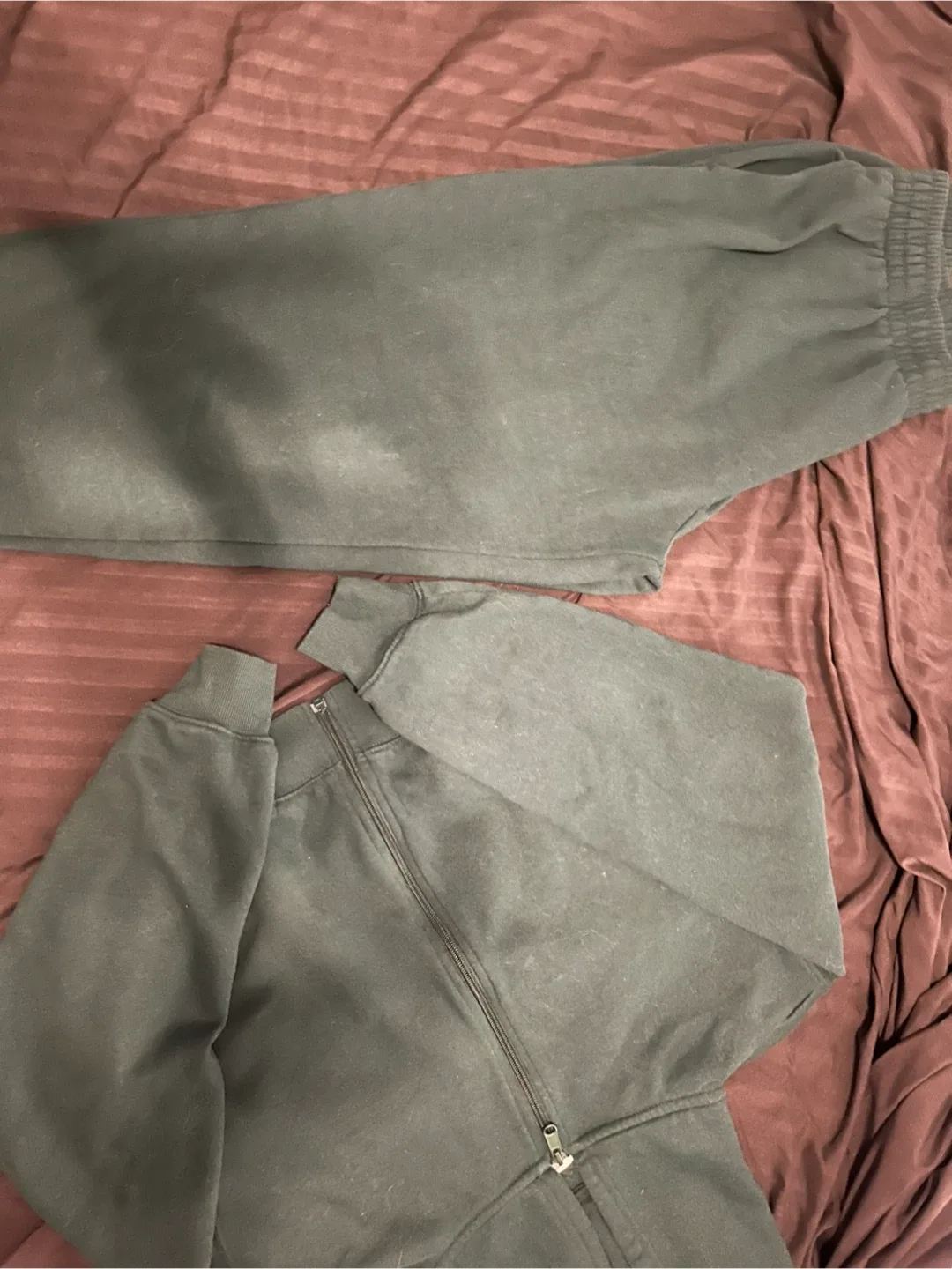 Matching Lounge/sweat suit Sets image indicator(3)