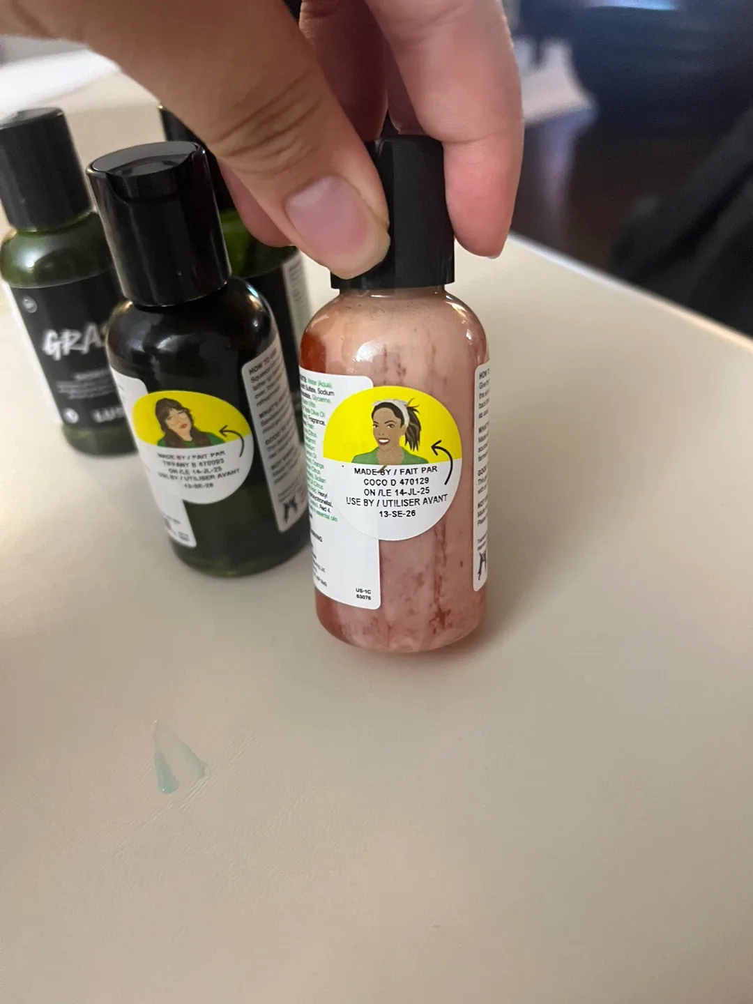 Lush Shower Gel - Grass & The Olive Branch (55ml) image indicator(3)