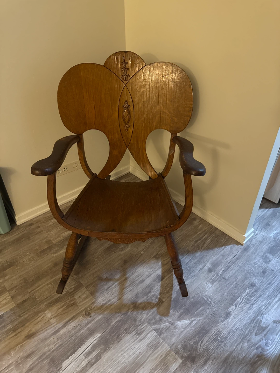 Antique Wooden Rocking Chair - photo 2