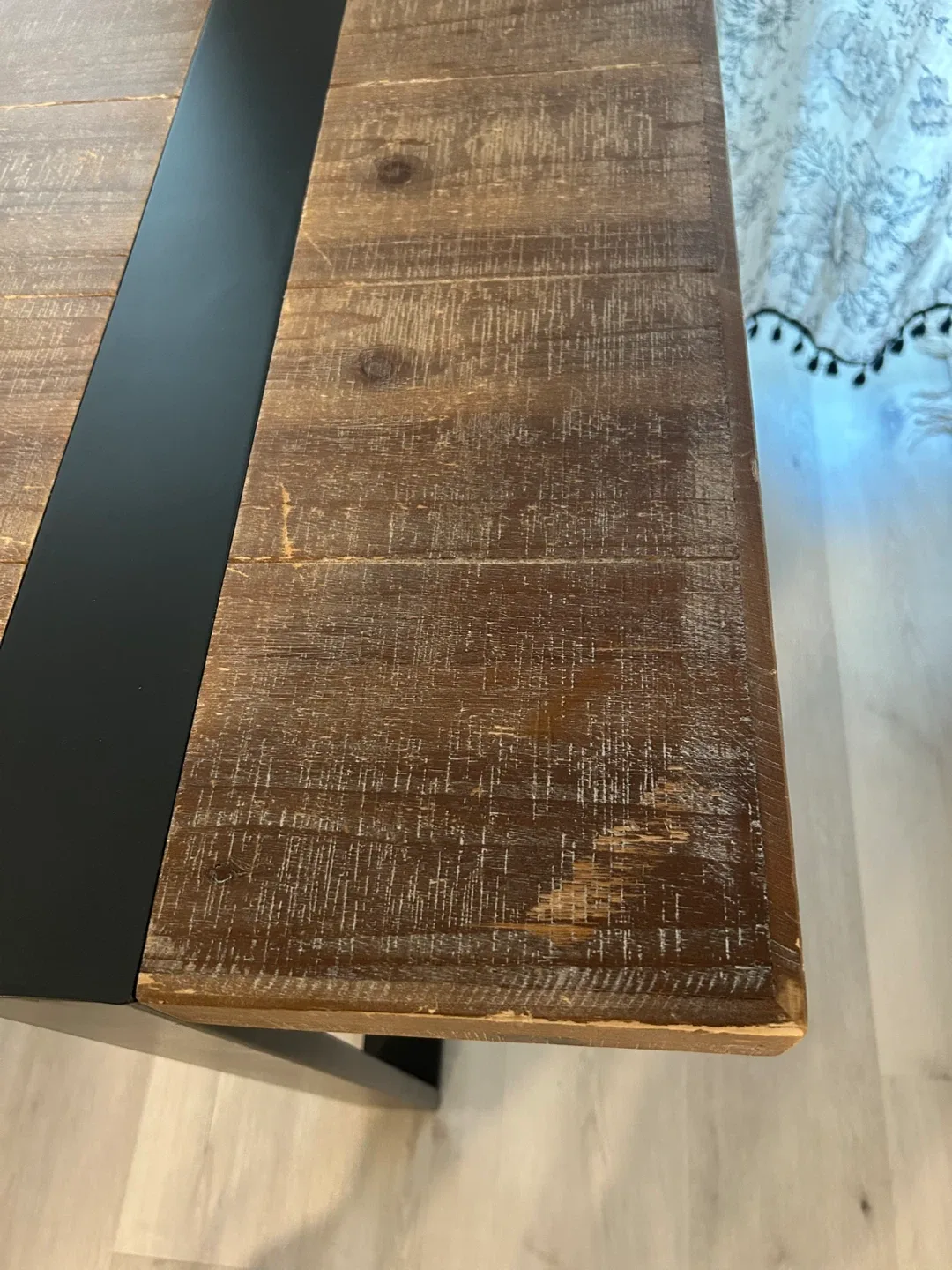 Structube Albert Dining Table image indicator(5)