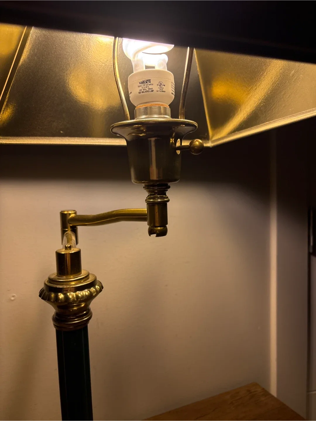 Vintage Brass and Green Metal Table Lamp image indicator(7)