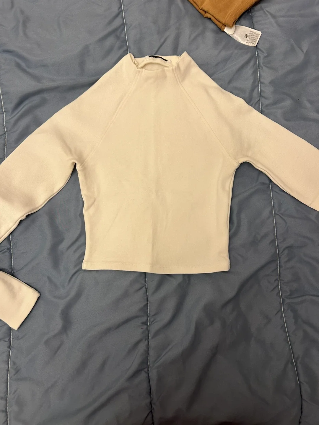 Zara Cream Long Sleeve Top - Size M image indicator(4)