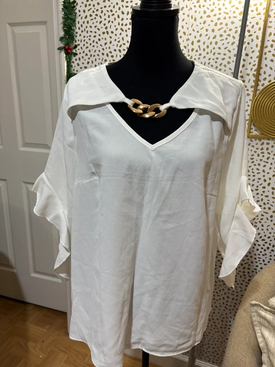 Shein Curve White Blouse - Size 0XL thumbnail