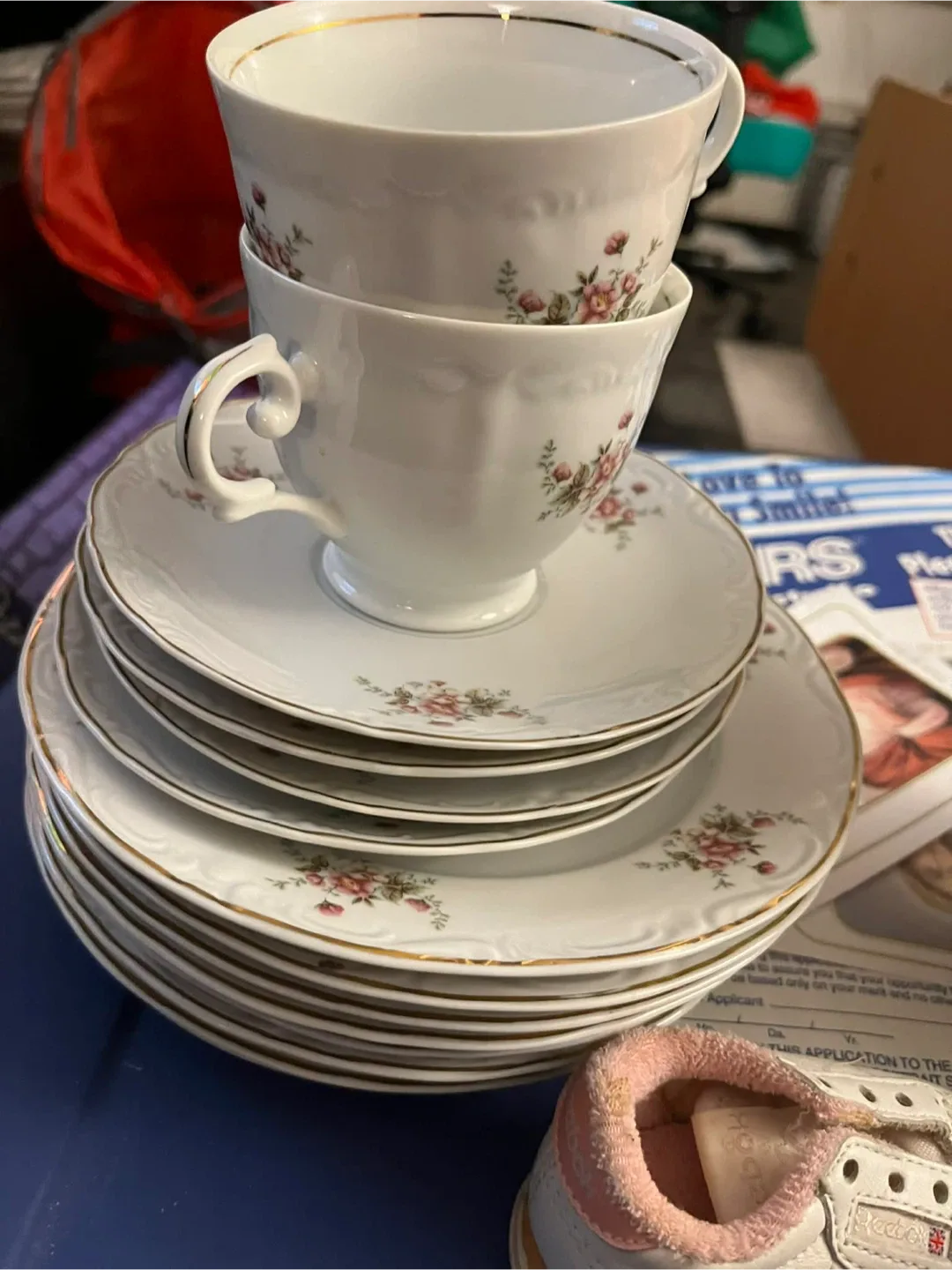 Vintage Floral China Set image indicator(6)