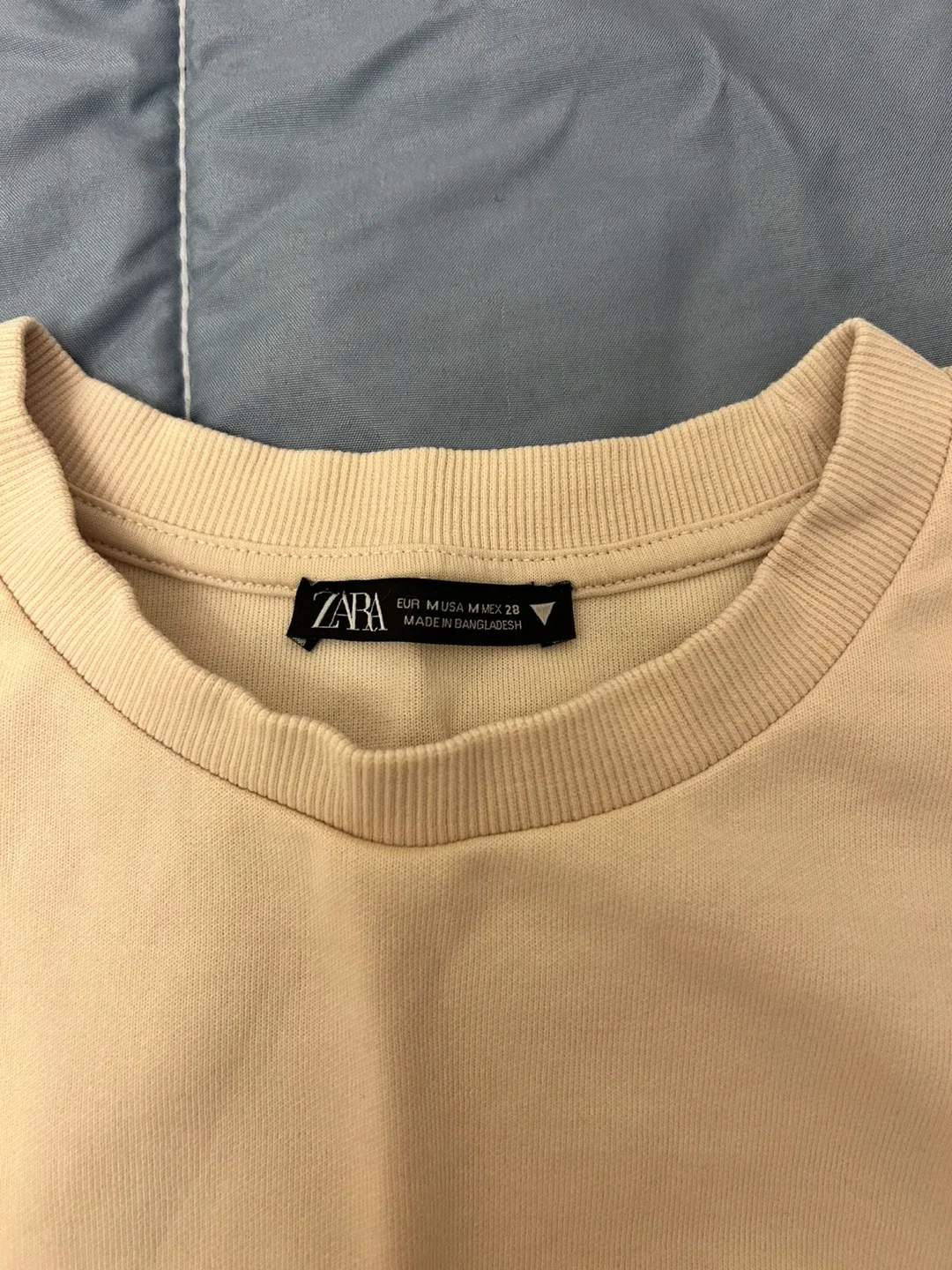 Zara Beige Cropped Sweatshirt - Size M image indicator(4)