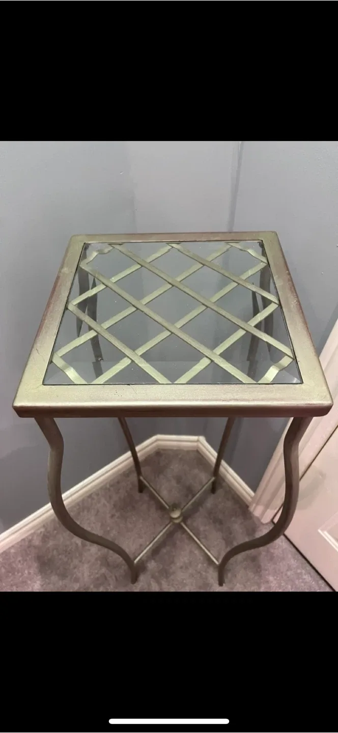 Glass Top Plant Stand image indicator(2)