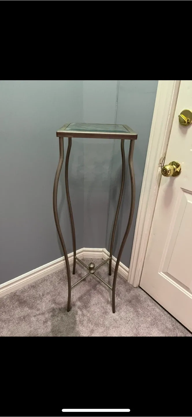 Glass Top Plant Stand image indicator(3)