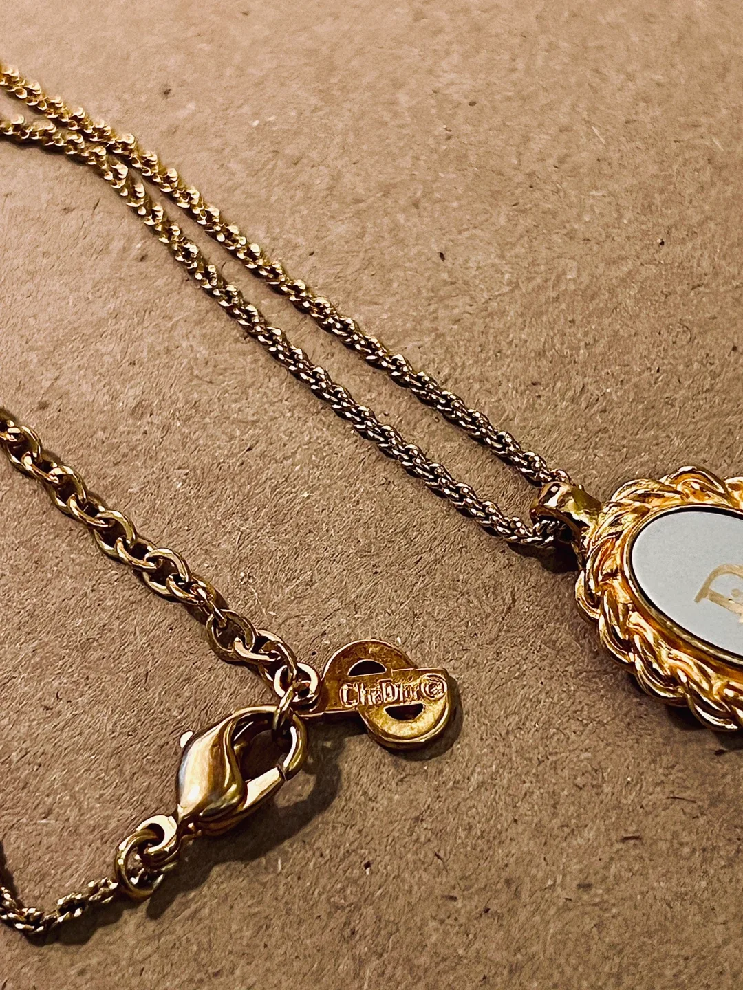 Christian Dior Gold Necklace image indicator(2)