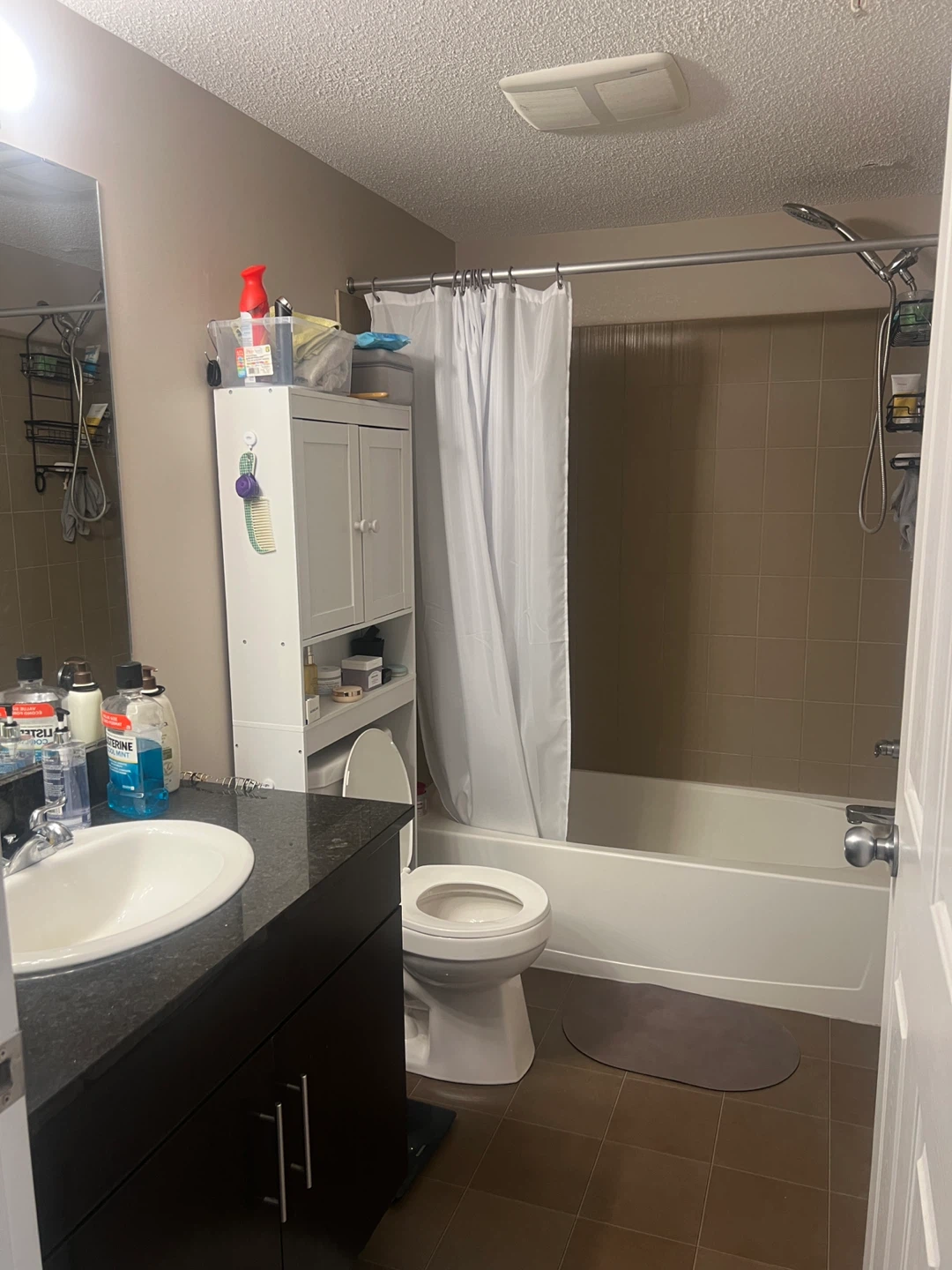Take over  2bed 1bath condo unit for $1275 per month - photo 4