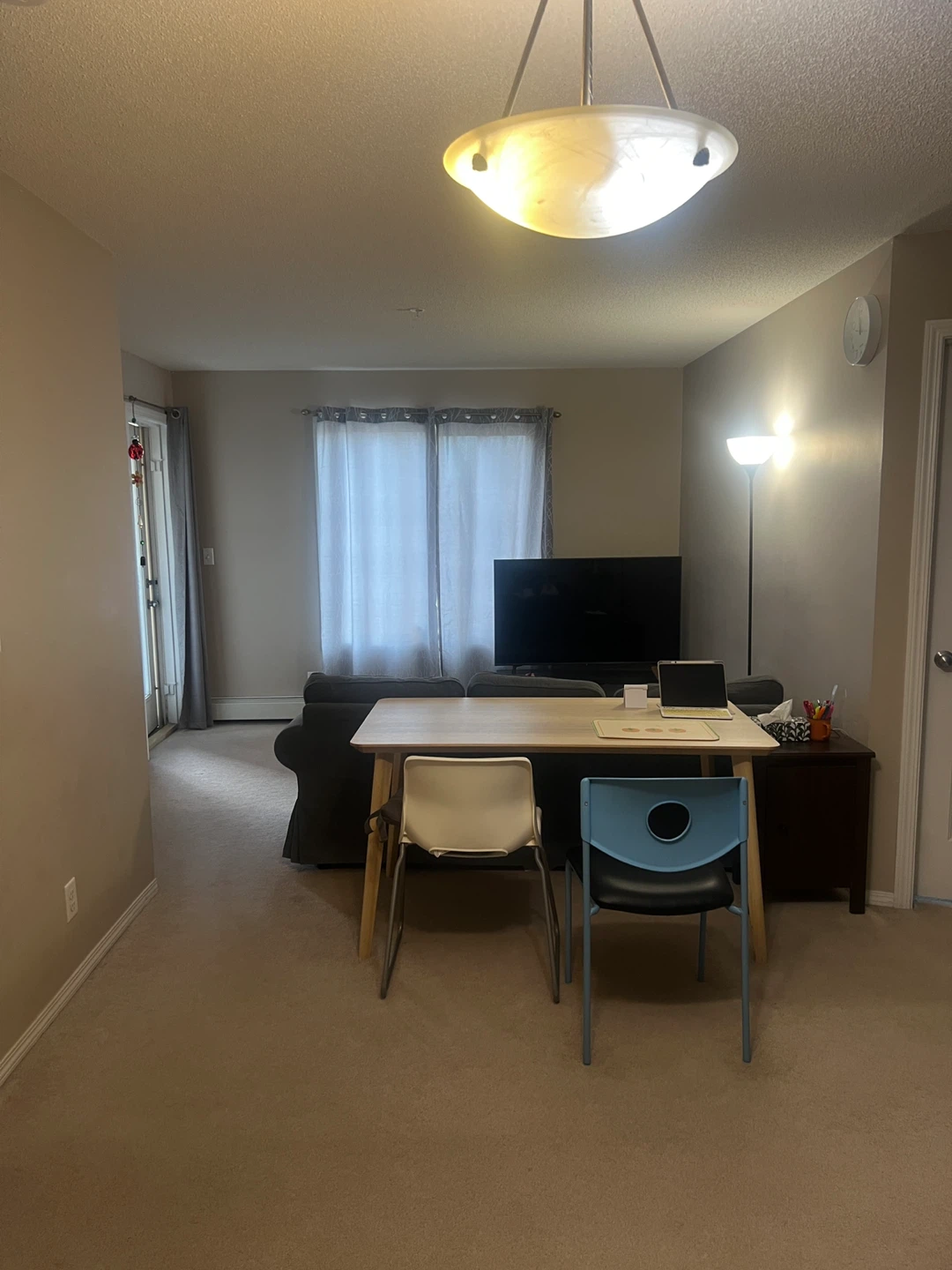 Take over  2bed 1bath condo unit for $1275 per month - photo 2