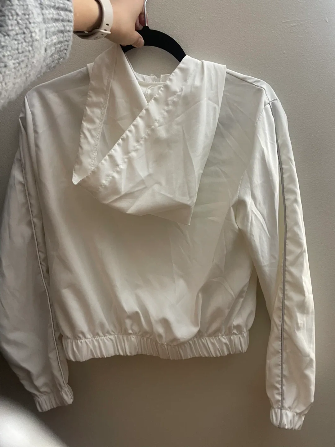 White crop Jacket image indicator(2)