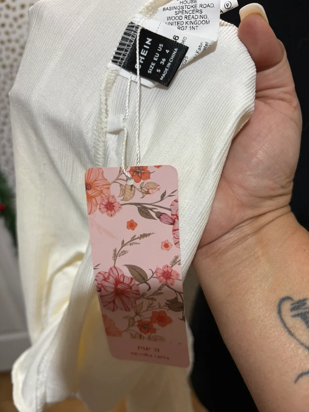 Shein White Long Sleeve Top - Size S image indicator(5)