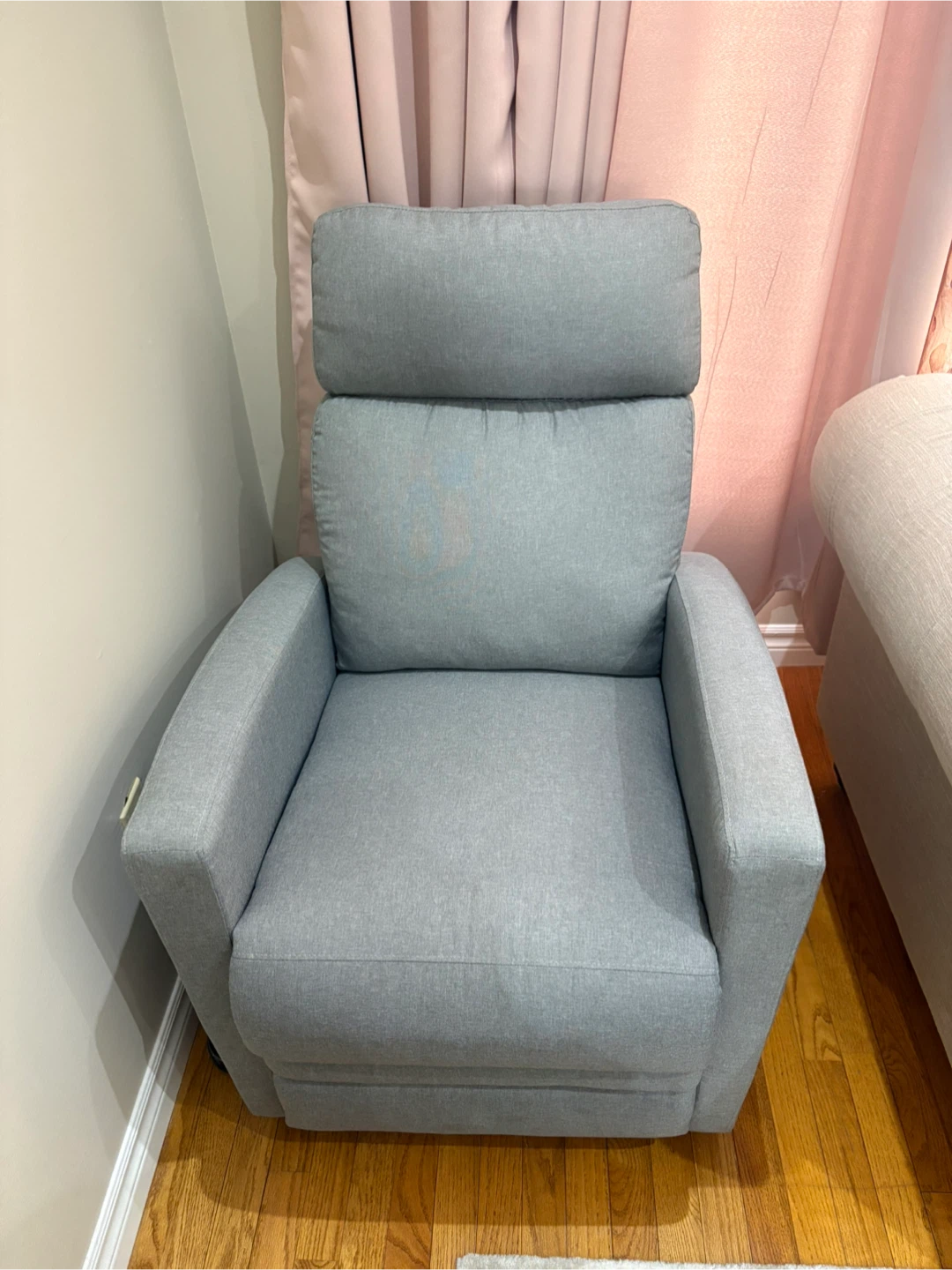 Light Grey Recliner Chair - photo 4