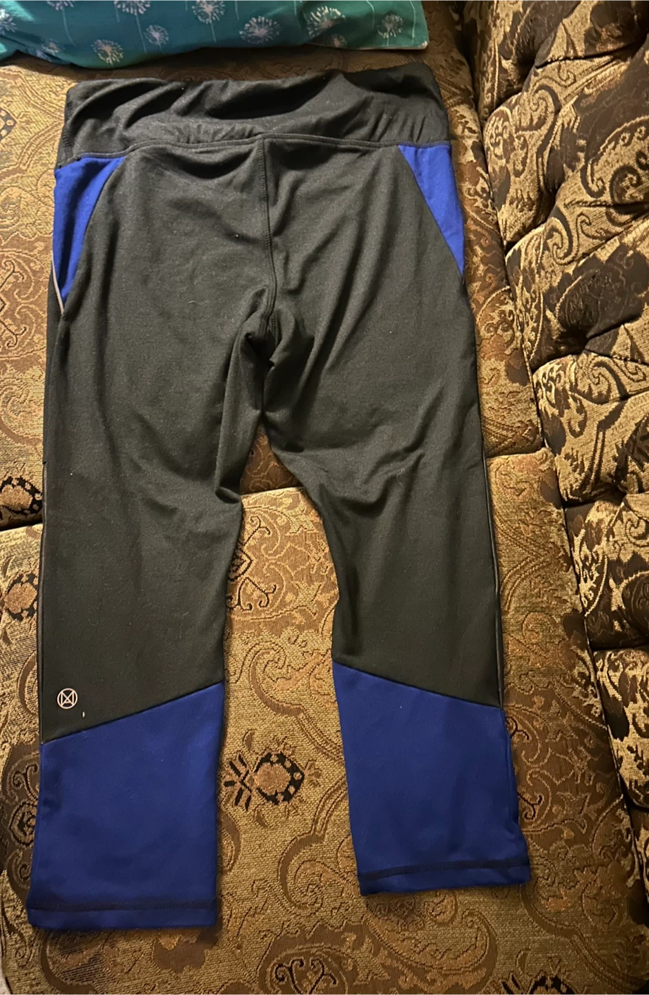 Move by Ardene Black & Blue Capris - Size M - photo 2