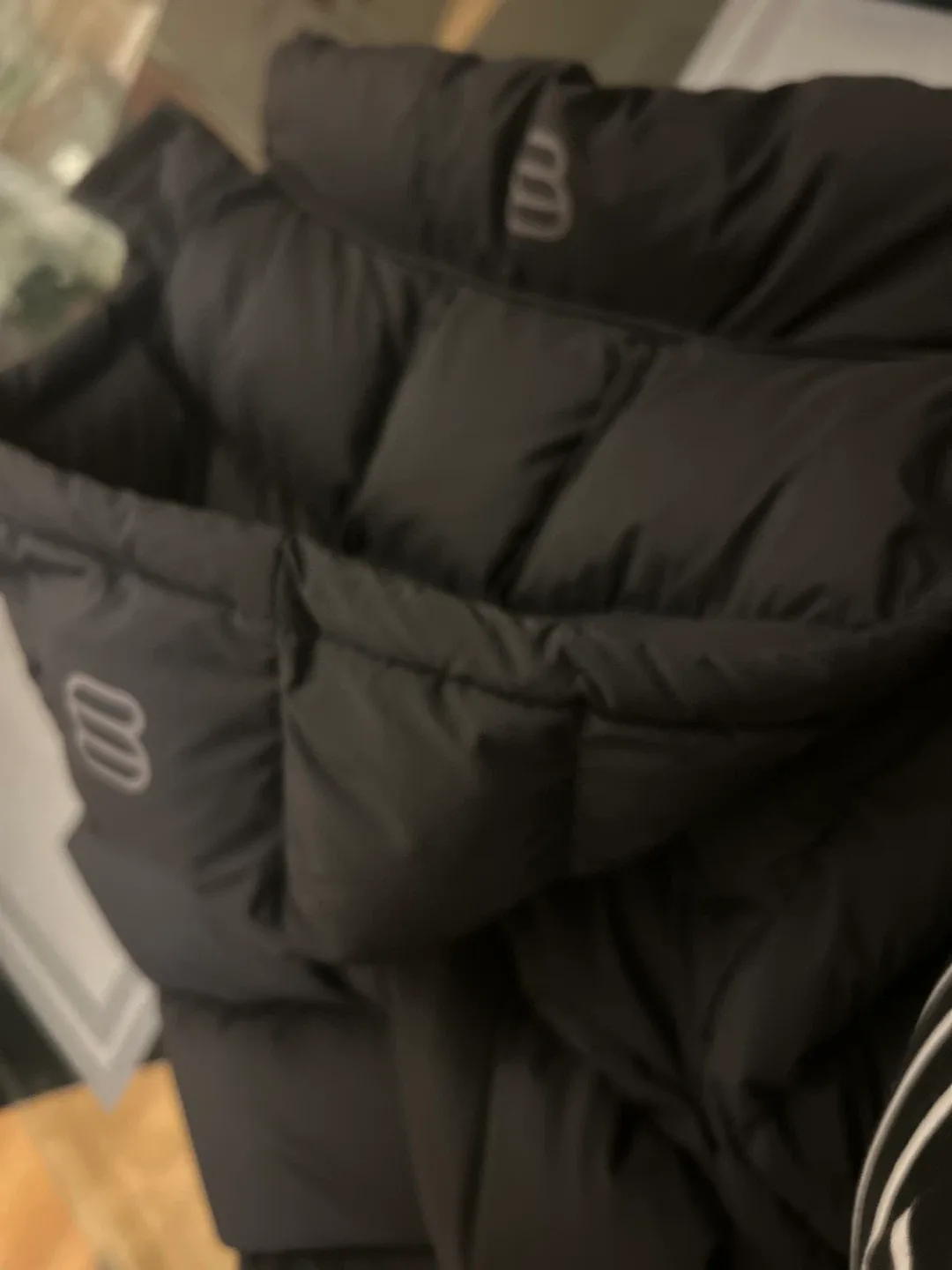 Super Puff Aritzia Men's Jacket XS image indicator(5)