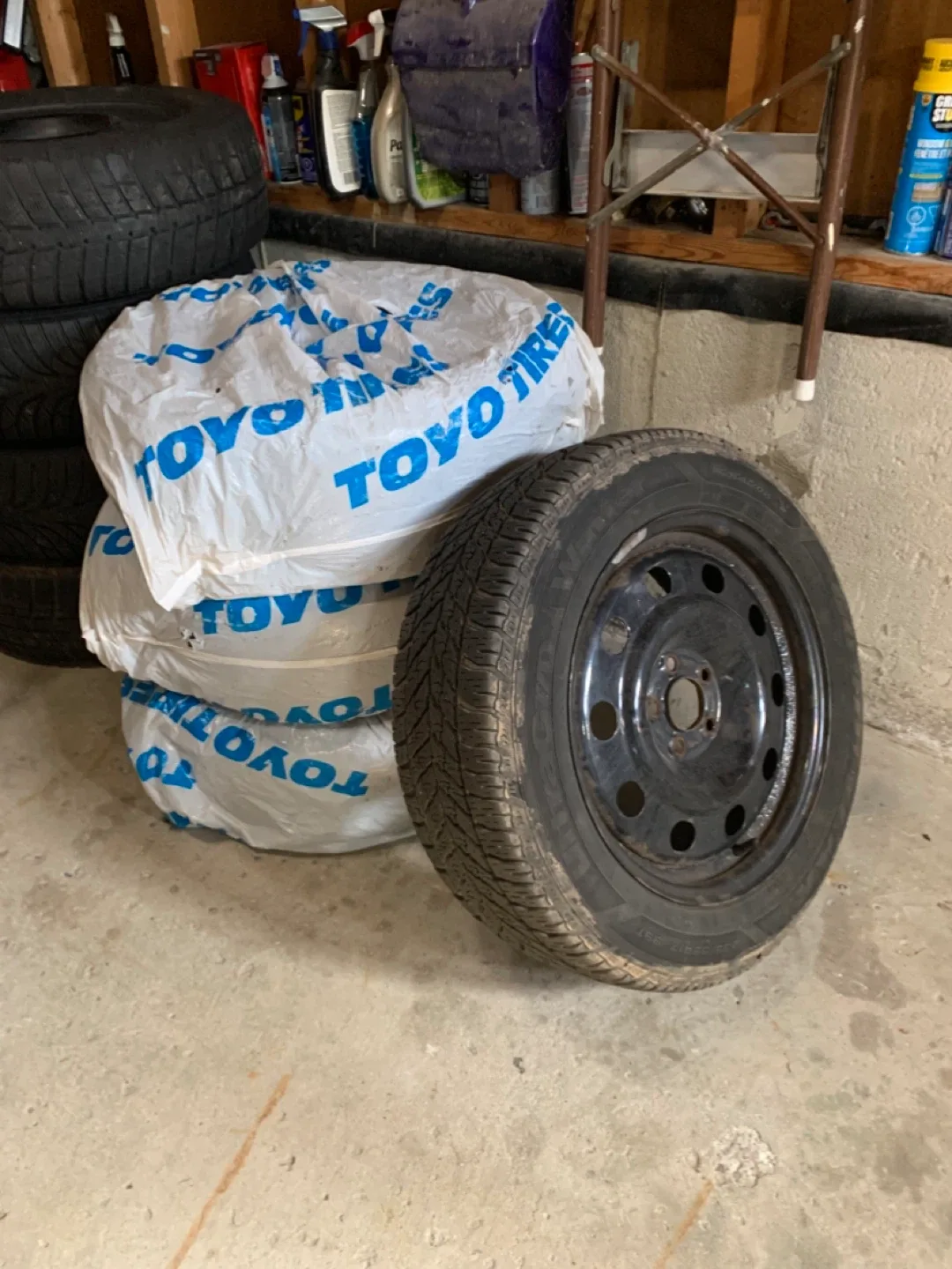 Used winter with Steel RimTires 235/55R17 image indicator(2)