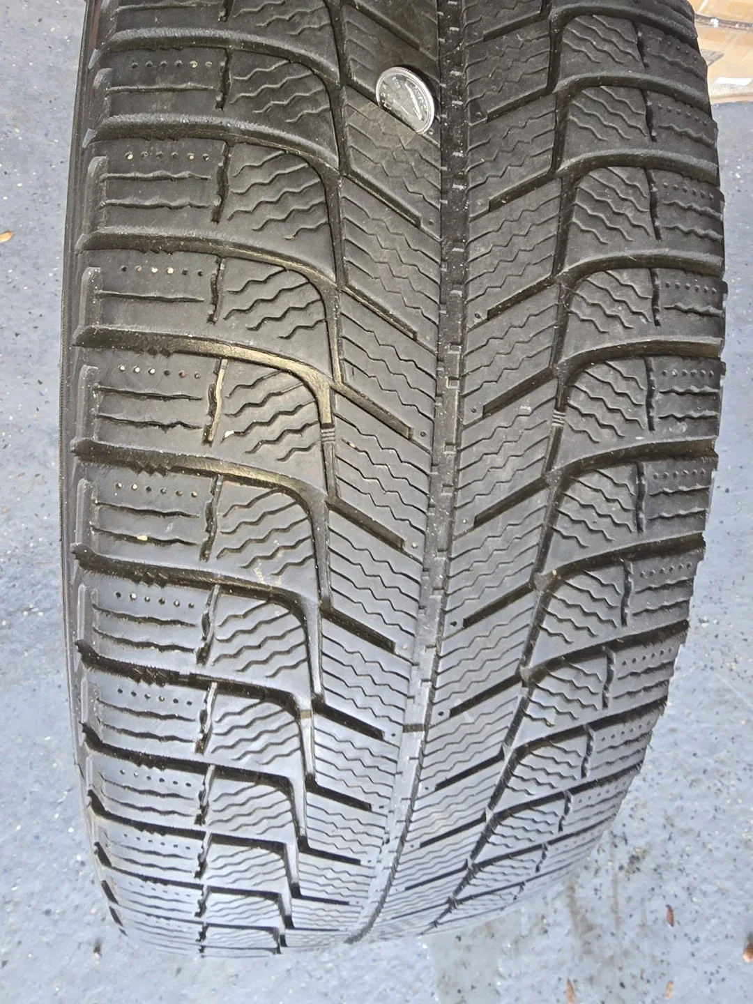 Michelin x-ice Winter Tires - Set of 4 215/55/R17 image indicator(4)