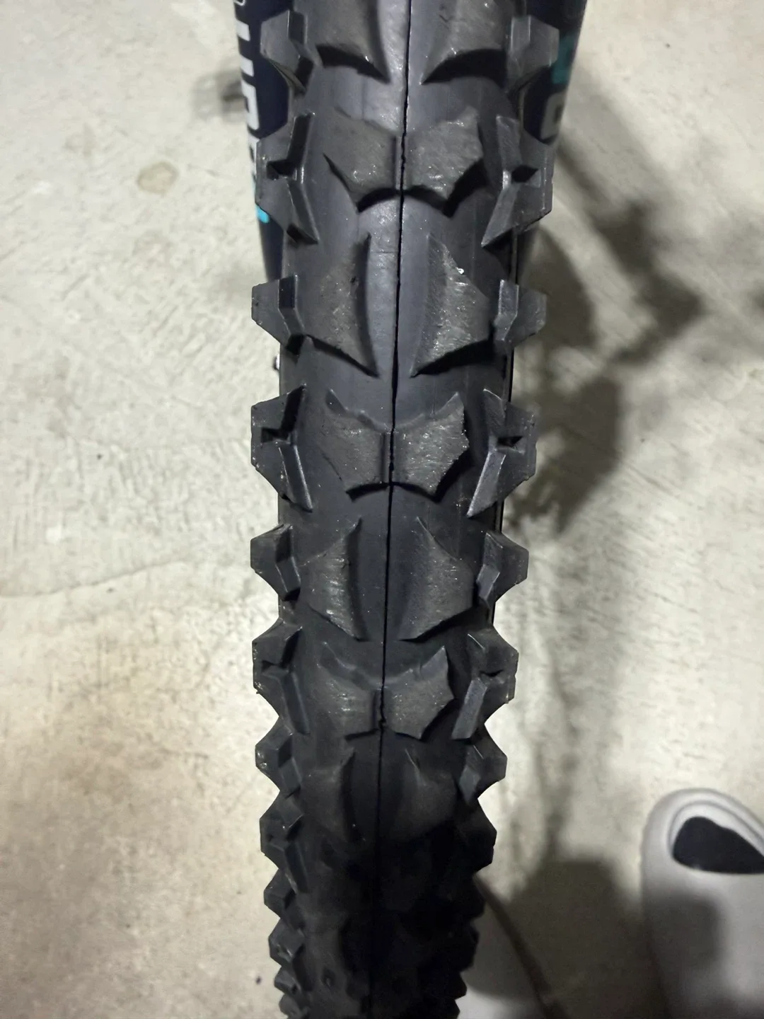 Hyper 26" Razor Mountain Bike - Blue image indicator(3)