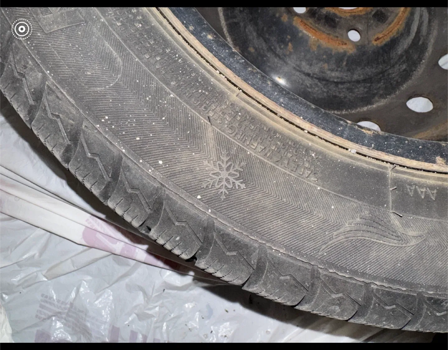 Used Winter Tire - 205/55R16 image indicator(4)