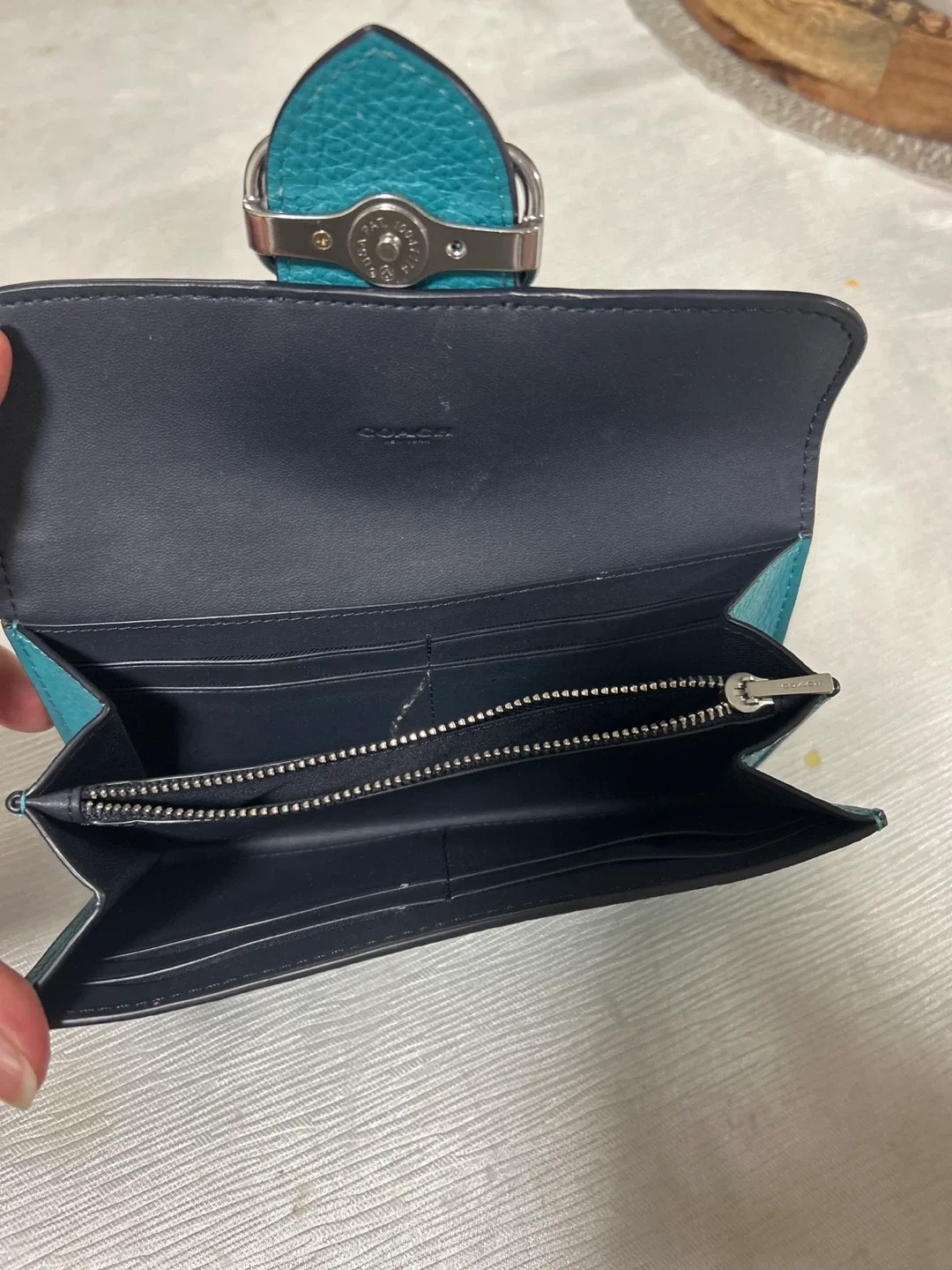 Coach Turquoise Leather Wallet 🥕🥕🥕🥕 image indicator(2)