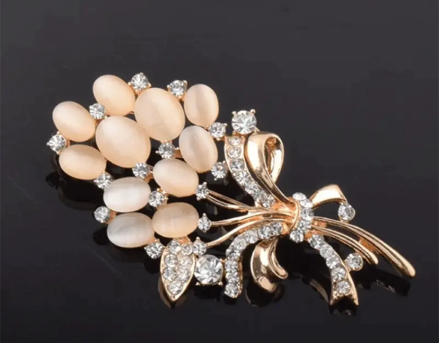 Floral Bouquet Brooch - Gold Tone image indicator(5)