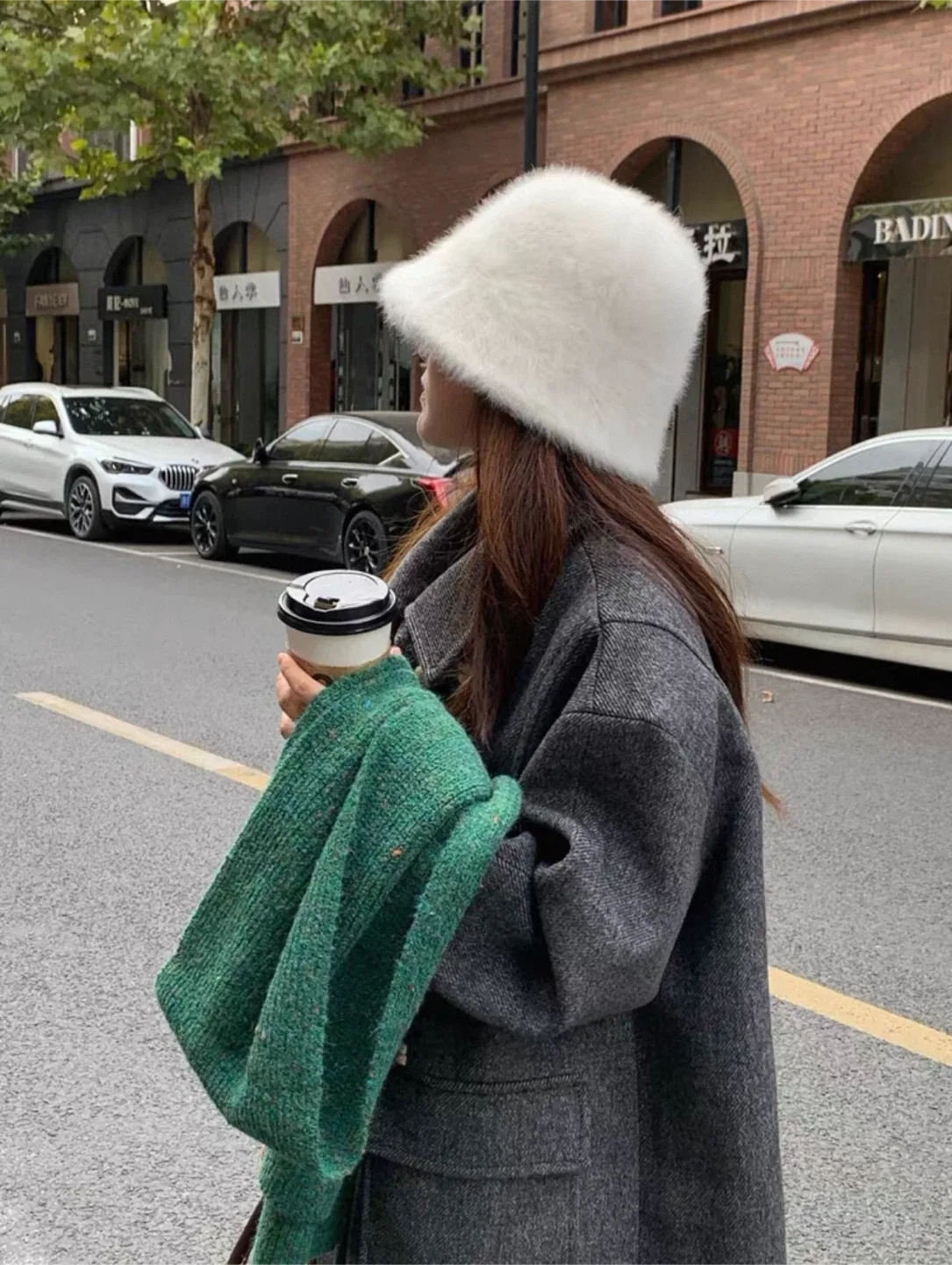 BRAND NEW 🥕 White Fuzzy Bucket Hat image indicator(2)