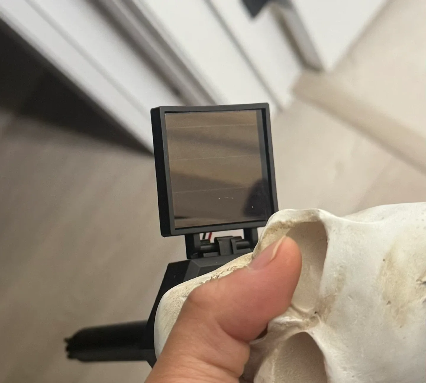 New in box! Solar Skull Head and Crow Outdoor Garden Decoration image indicator(4)