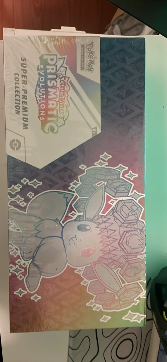 New Pokémon TCG: Eevee Evolutions Super Premium Collection image indicator(3)