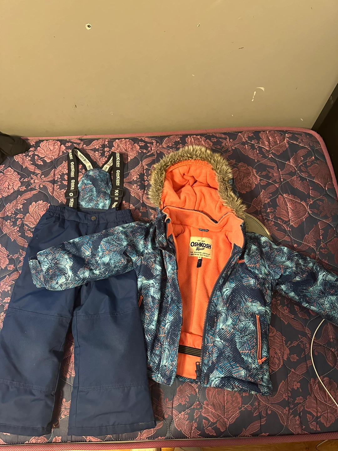OshKosh B'gosh Size 4 Snowsuit Set - photo 2