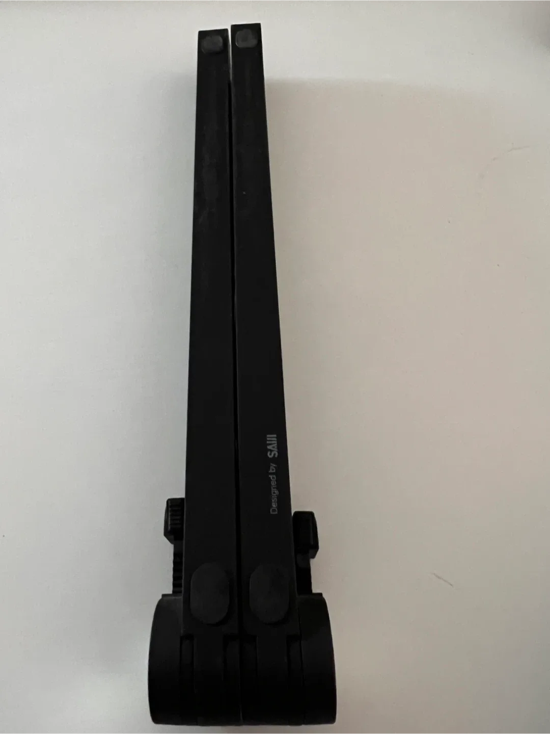 SAIII Laptop Stand - Portable & Adjustable image indicator(6)