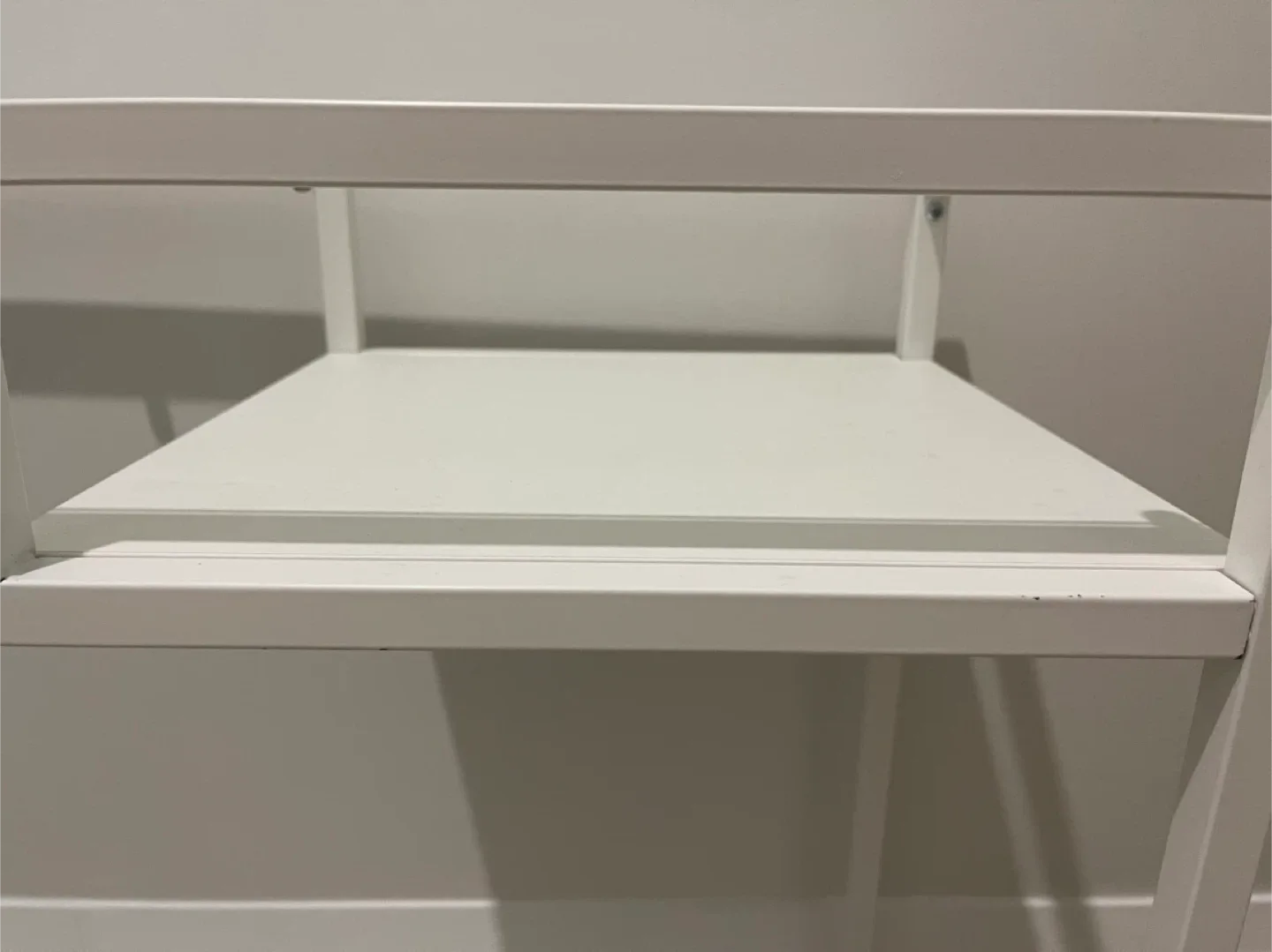 IKEA VITTSJÖ Laptop Table - White/Glass image indicator(3)