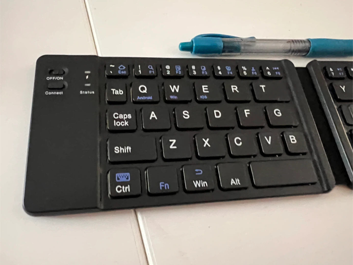 Foldable Bluetooth Keyboard - Portable - photo 3