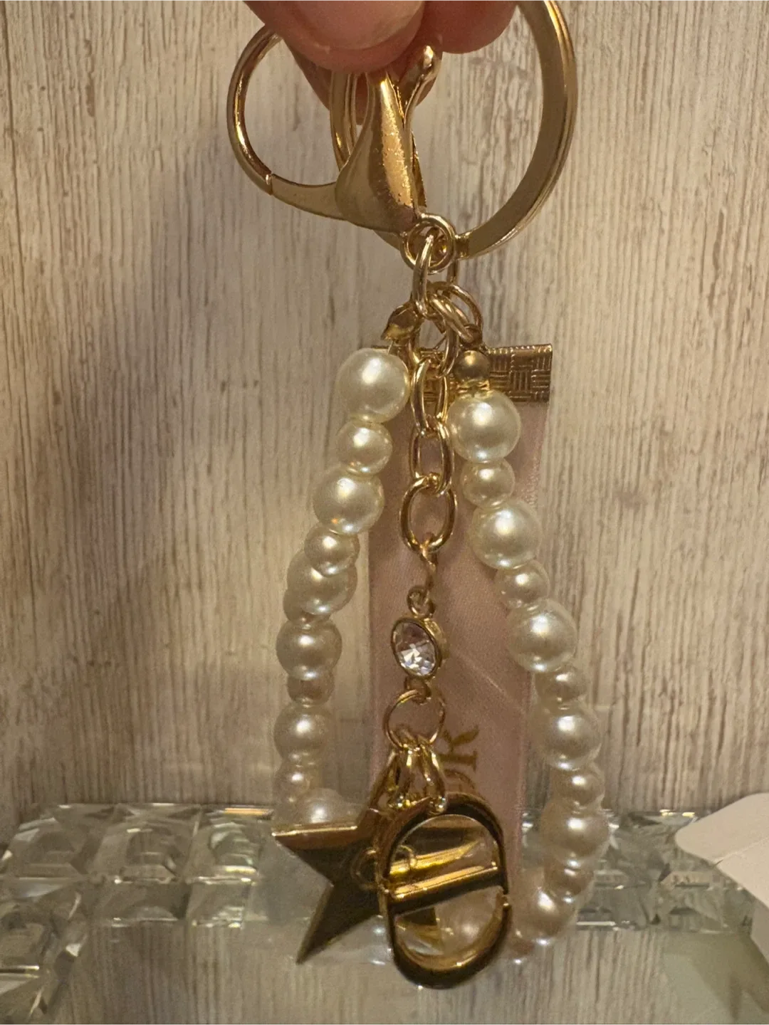 Key Chain with Pearl & Ribbon GWP image indicator(3)