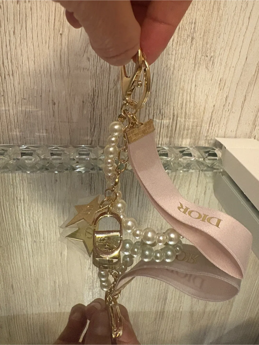 Key Chain with Pearl & Ribbon GWP image indicator(2)