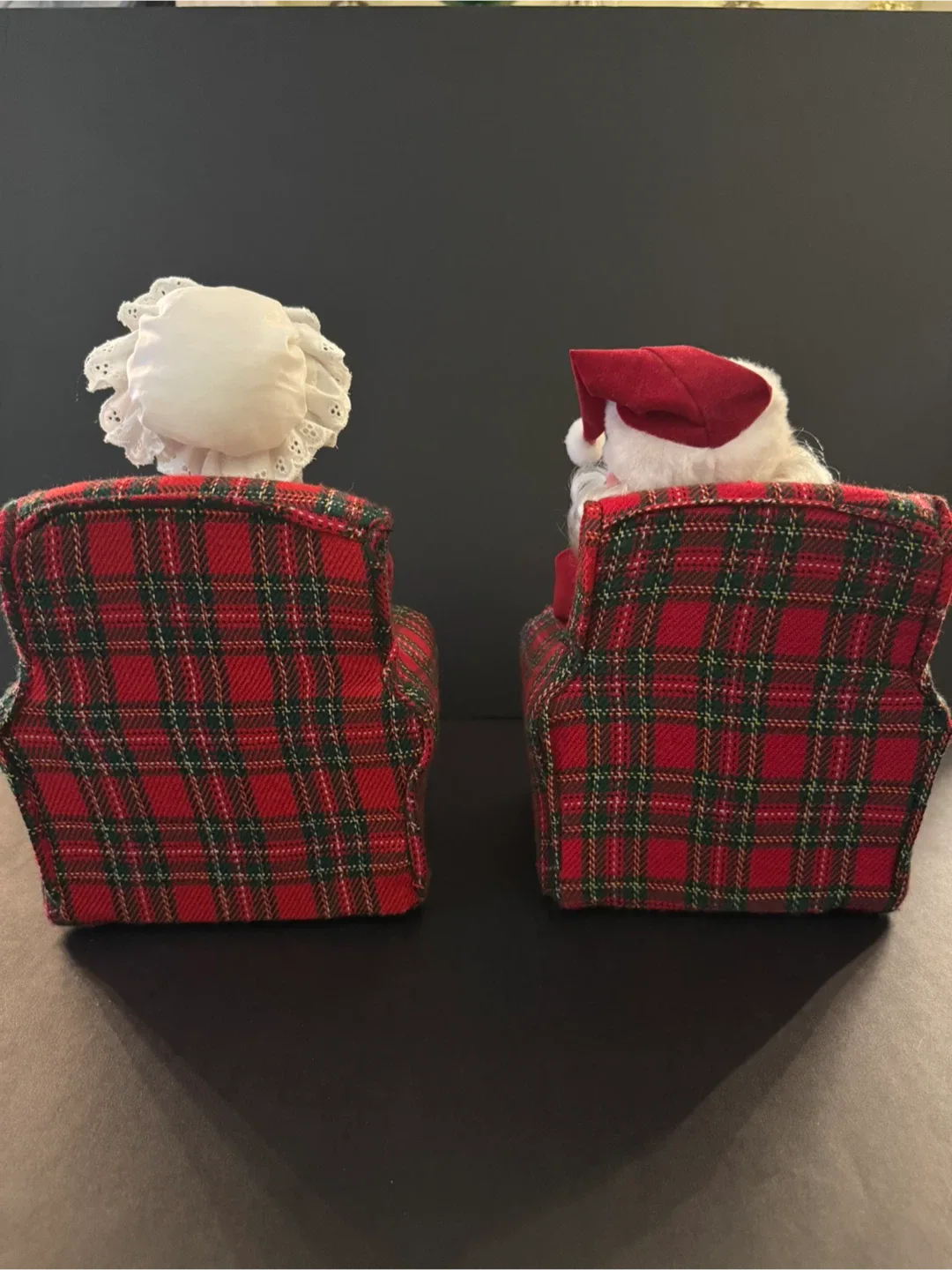 Mr. & Mrs. Santa Claus Animated Dolls image indicator(3)