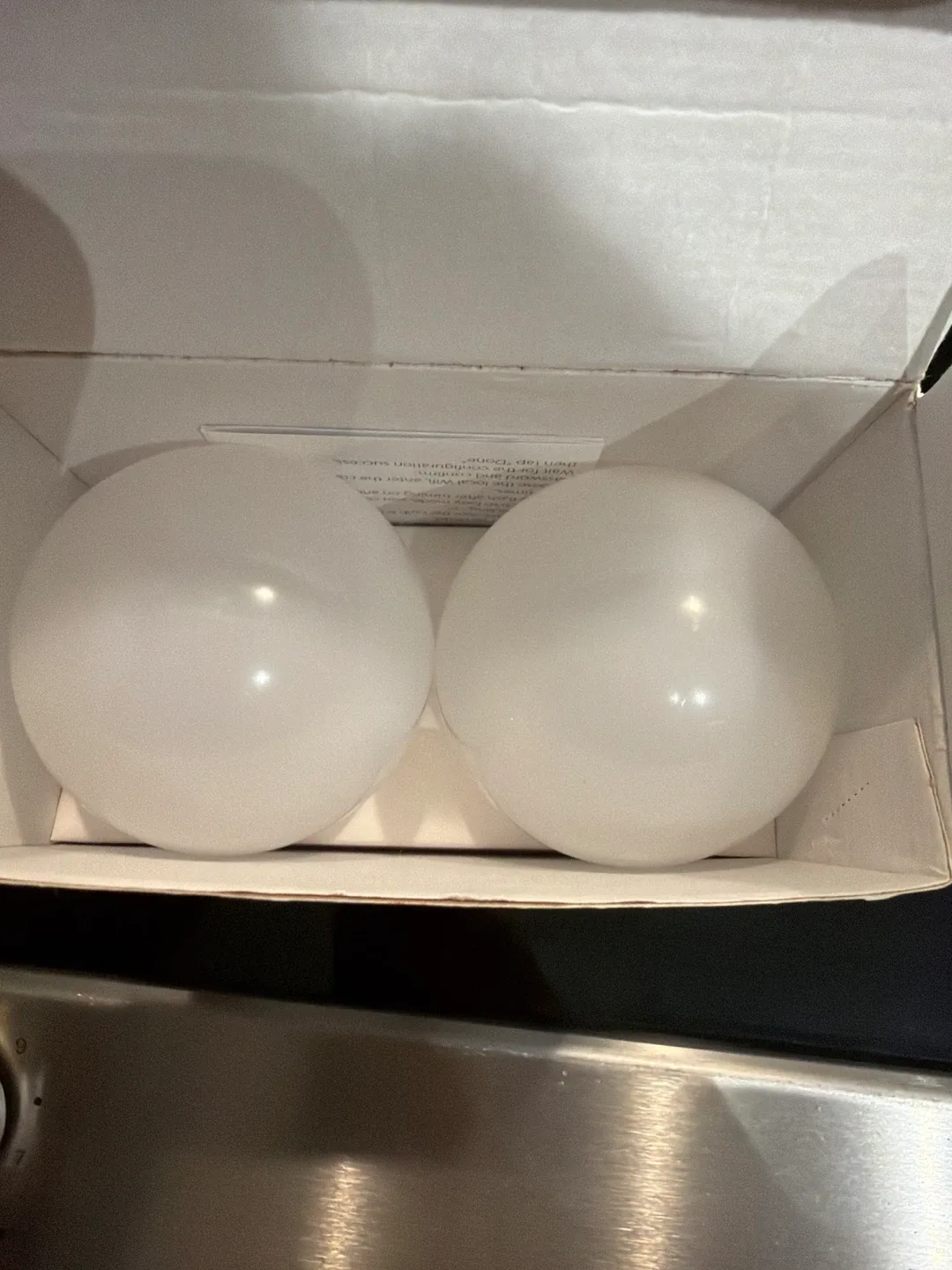 MOVING OUT SALE! Gosund Smart Bulb - 2 Pack - New in Box! image indicator(3)