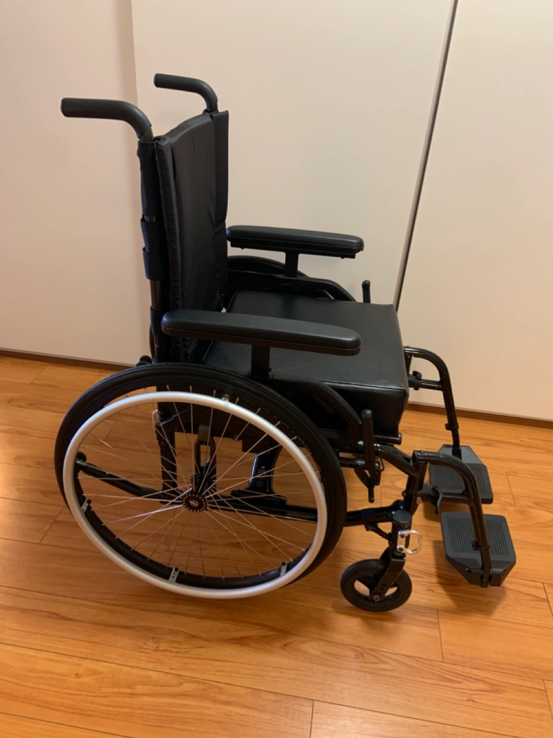 Motion Composite Helio C2 Wheelchair 18x18