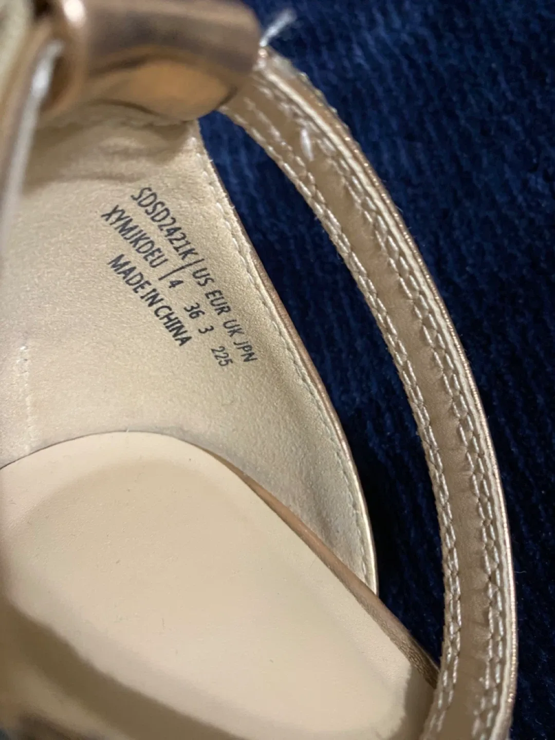 Cute Gold Heels *** image indicator(5)